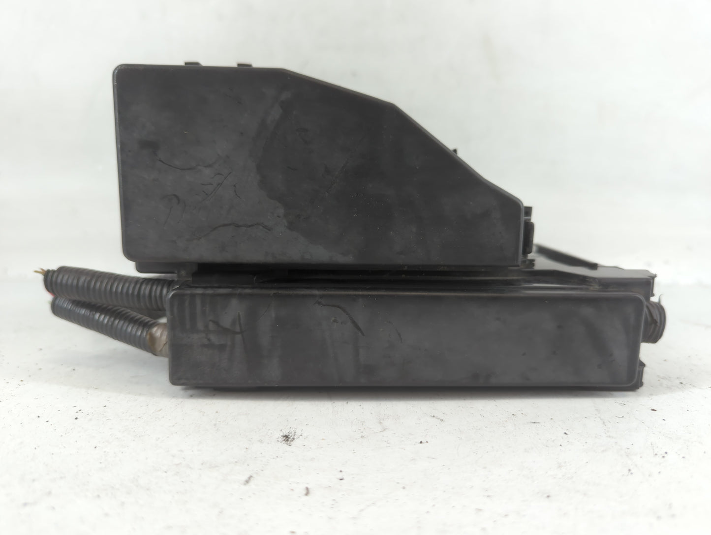 2013-2014 Nissan Altima Fusebox Fuse Box Panel Relay Module P/N:7254-5763-30 Fits Fits 2013 2014 OEM Used Auto Parts - Oemus