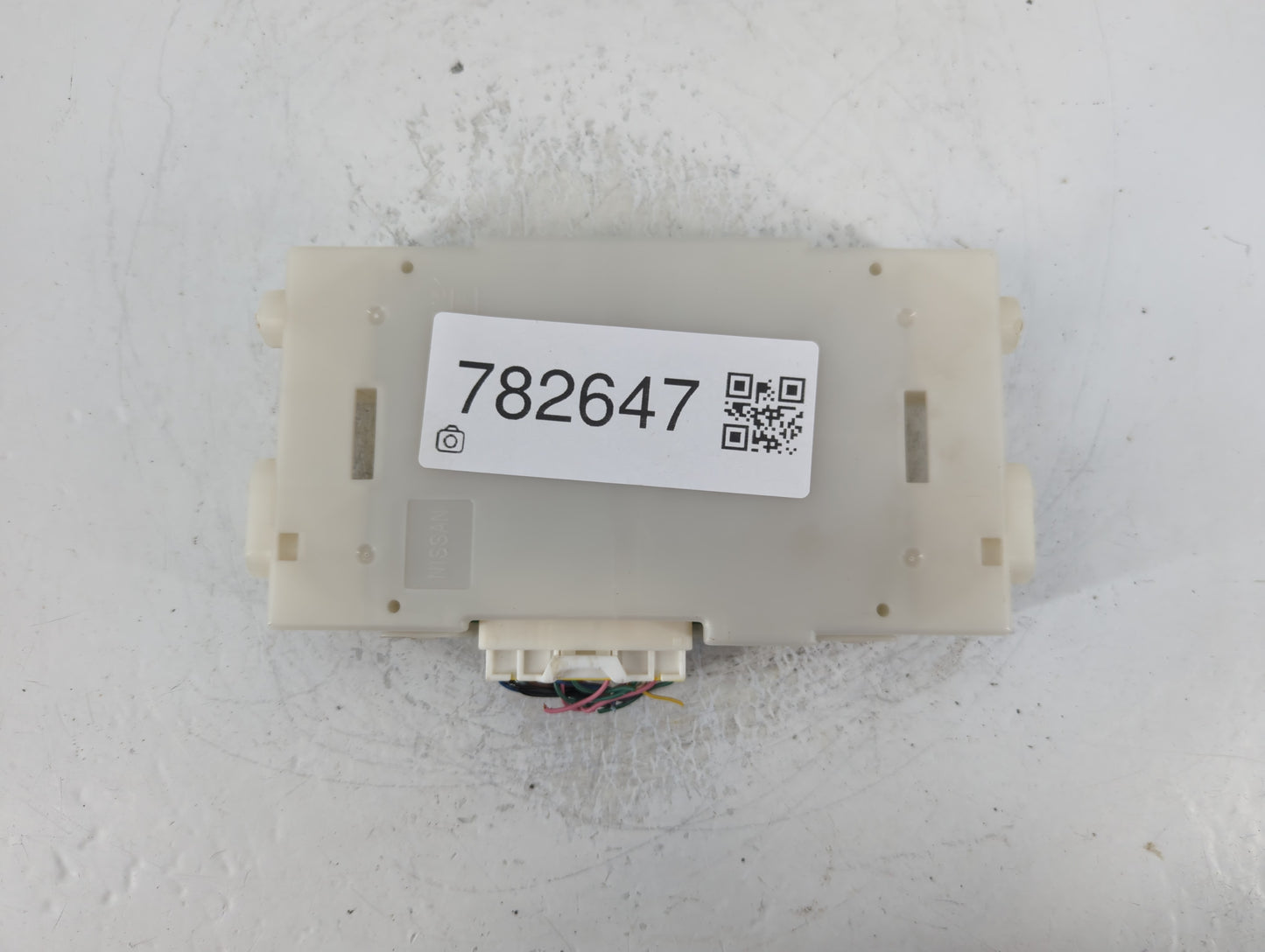 2014-2015 Nissan Altima Chassis Control Module Ccm Bcm Body Control - Oemusedautoparts1.com