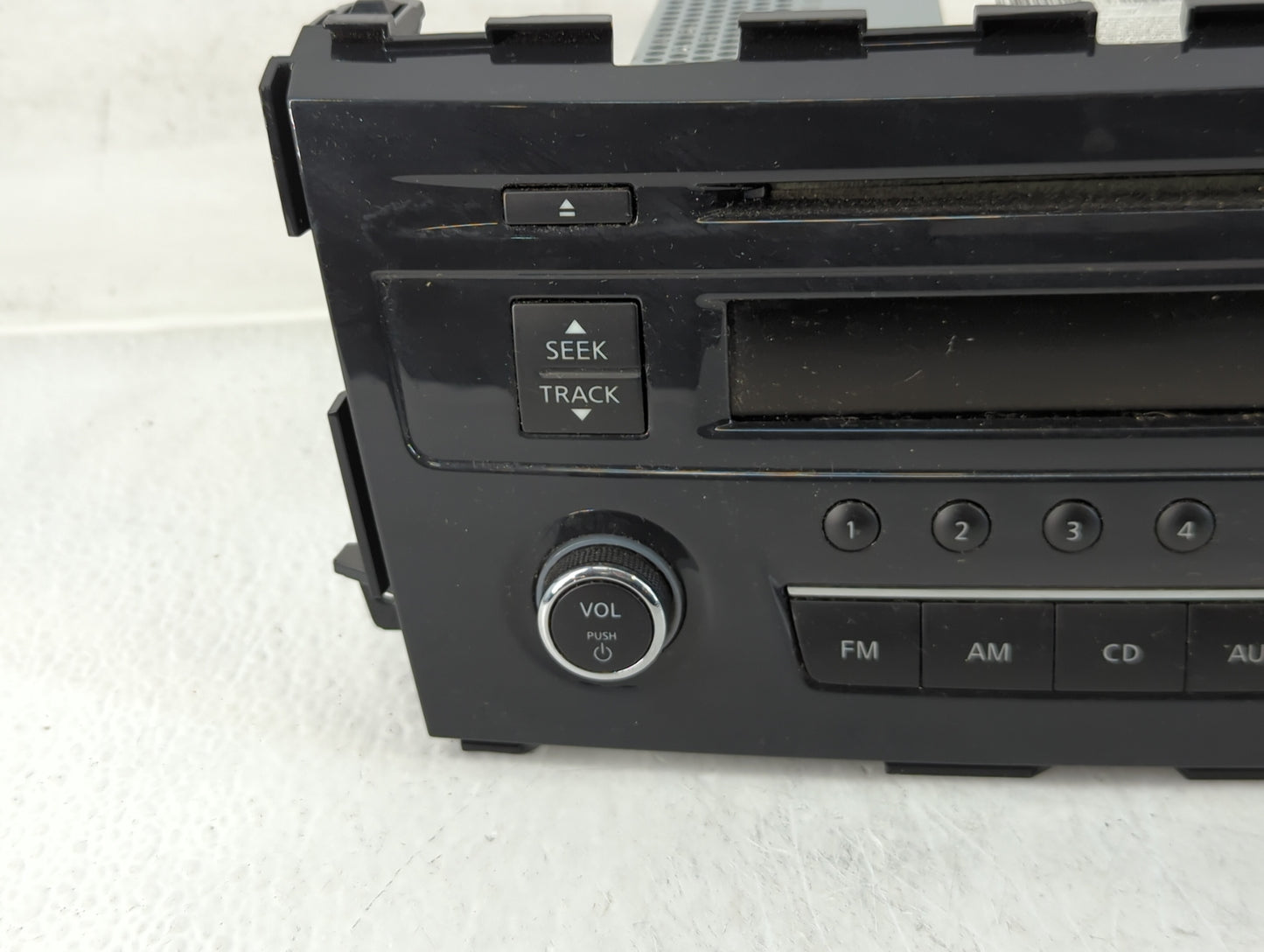 2013-2015 Nissan Altima Radio AM FM Cd Player Receiver Replacement P/N:28185 3TB0G Fits Fits 2013 2014 2015 OEM Used Auto Pa