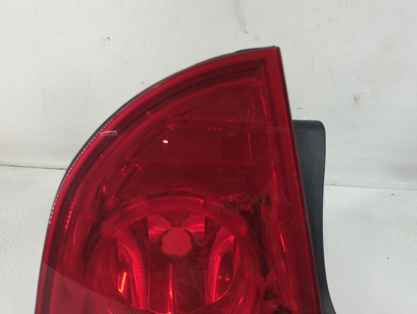 2014-2015 Nissan Altima Tail Light Assembly Driver Left OEM P/N:20314353 Fits Fits 2014 2015 OEM Used Auto Parts - Oemusedau