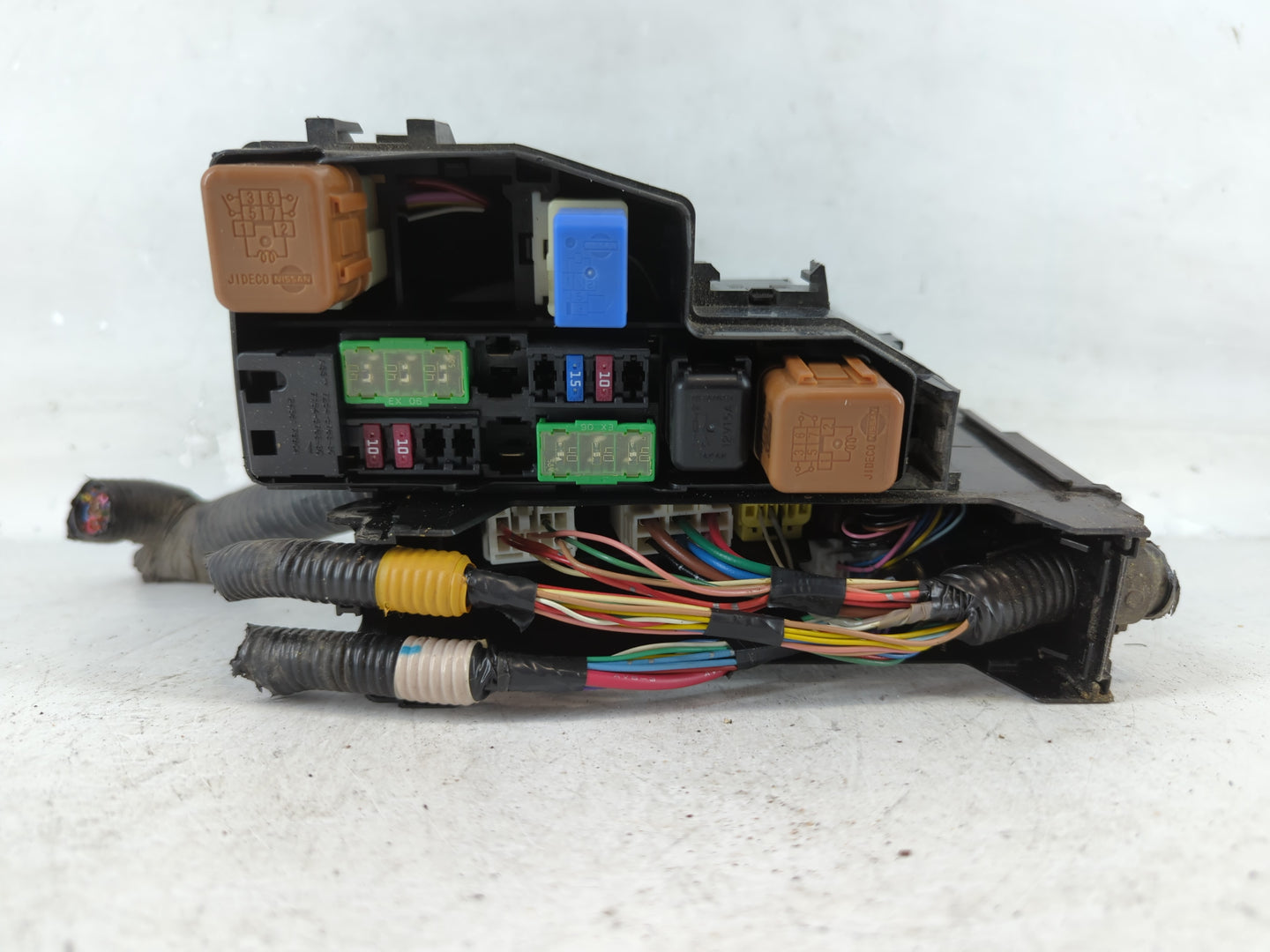 2013-2014 Nissan Altima Fusebox Fuse Box Panel Relay Module P/N:7254-5763-30 Fits Fits 2013 2014 OEM Used Auto Parts - Oemus