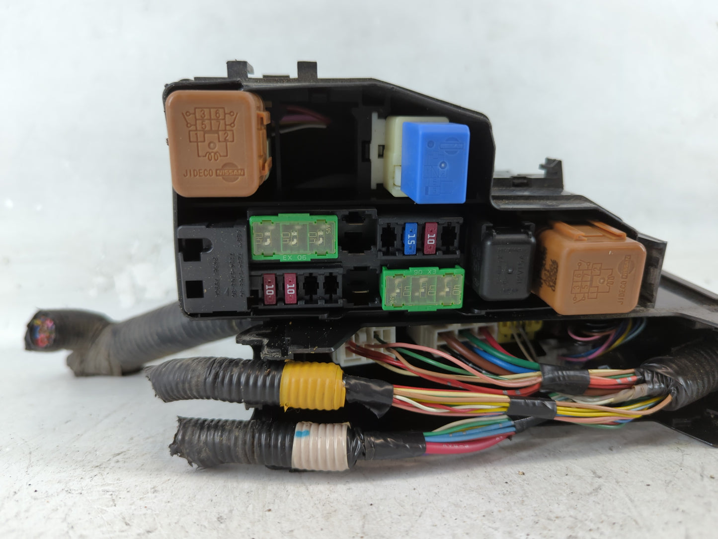 2013-2014 Nissan Altima Fusebox Fuse Box Panel Relay Module P/N:7254-5763-30 Fits Fits 2013 2014 OEM Used Auto Parts - Oemus