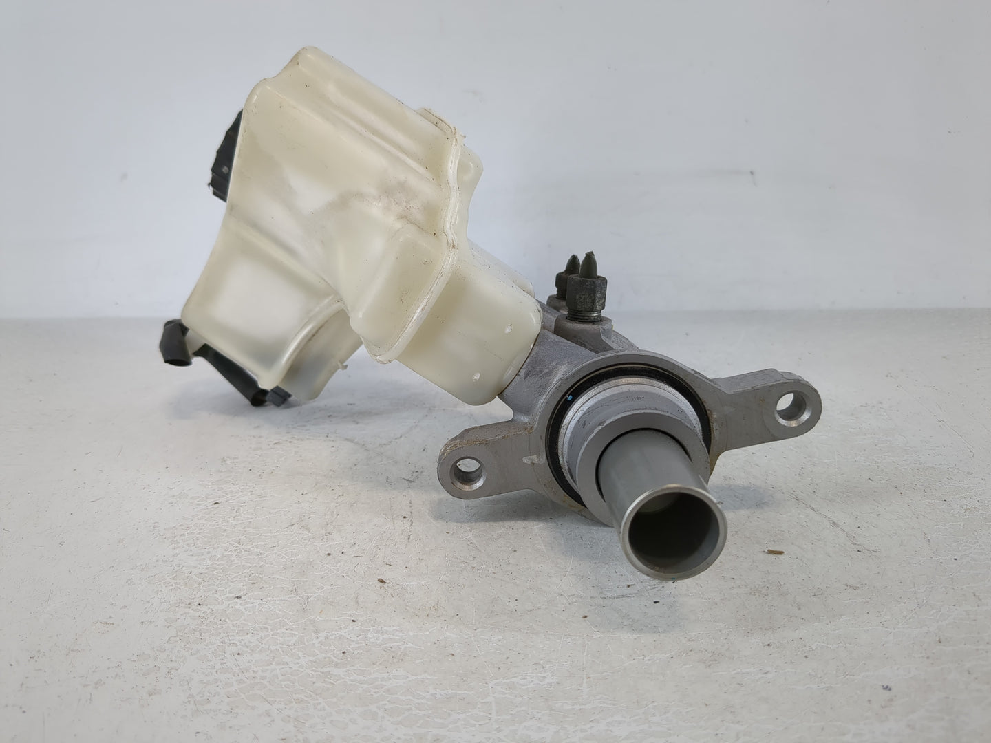 2013-2018 Nissan Altima Brake Master Cylinder - Oemusedautoparts1.com