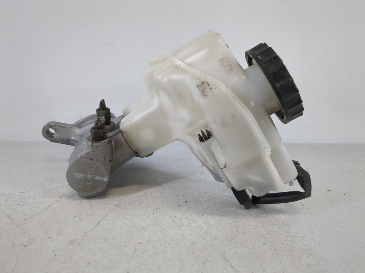 2013-2018 Nissan Altima Brake Master Cylinder 864776 - Oemusedautoparts1.com