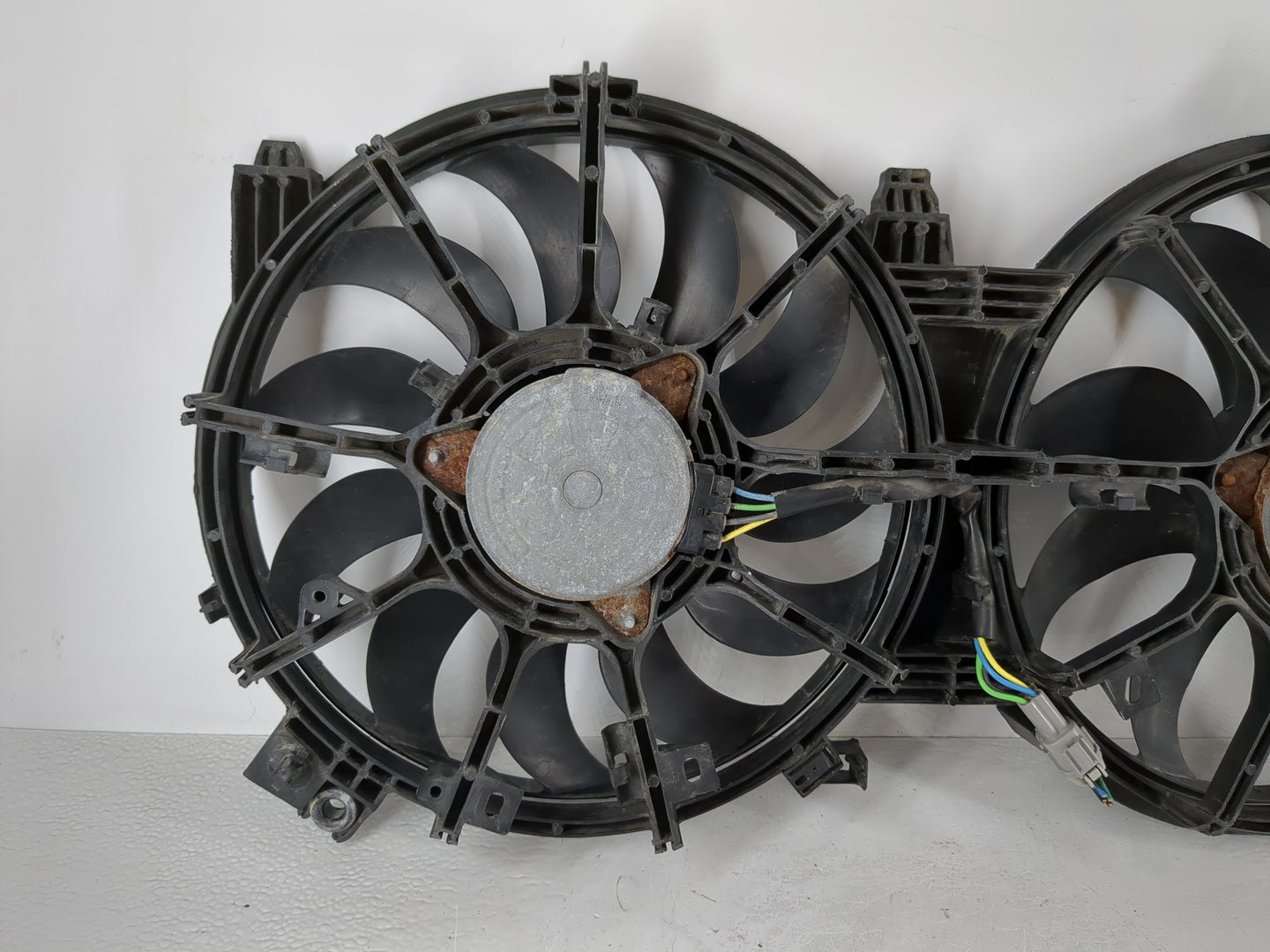 2013-2015 Nissan Altima Electric Radiator Cooling Fan Motor Assembly Fits Fits 2013 2014 2015 OEM Used Auto Parts - Oemuseda