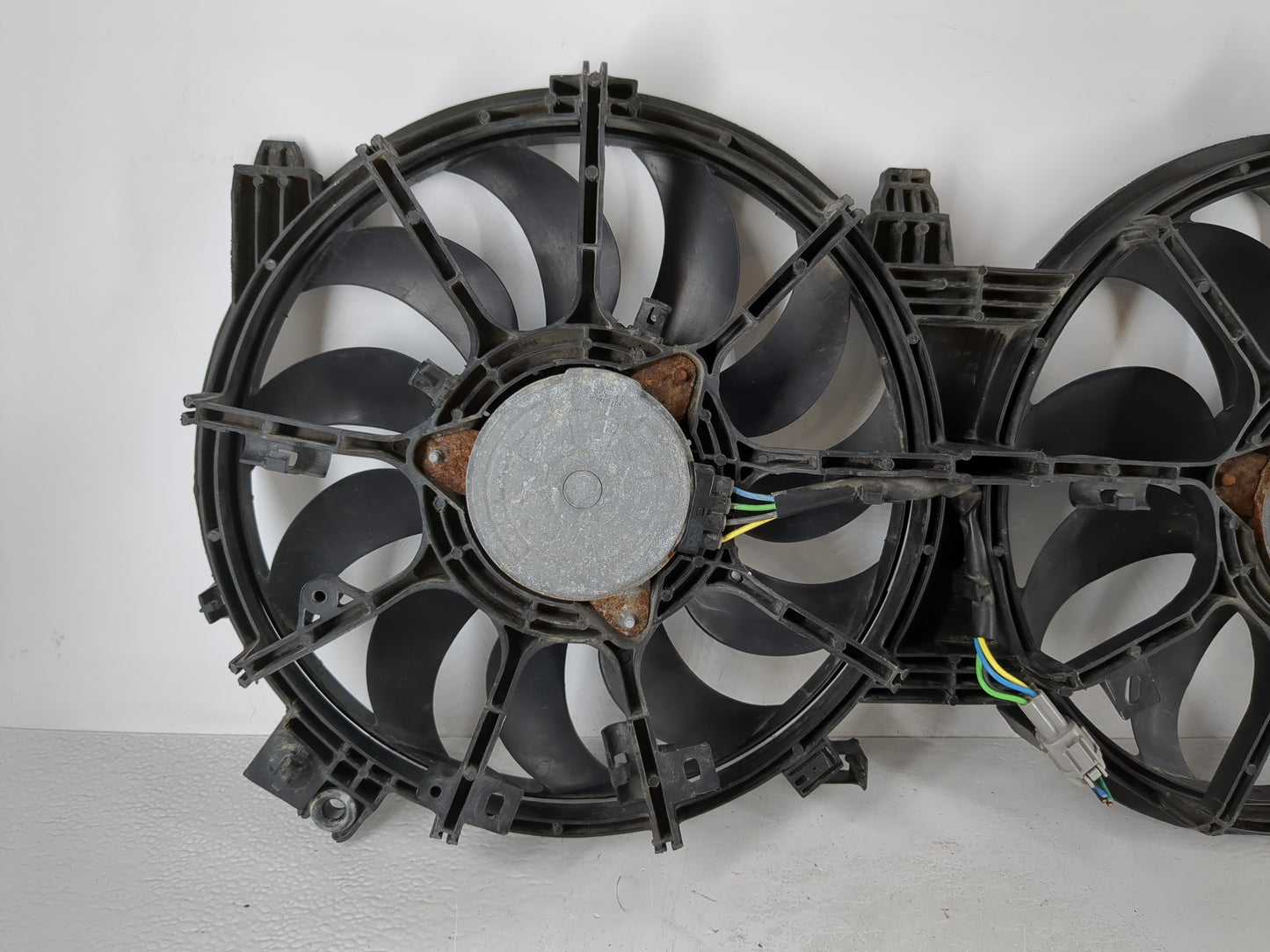2013-2015 Nissan Altima Electric Radiator Cooling Fan Motor Assembly Fits Fits 2013 2014 2015 OEM Used Auto Parts - Oemuseda
