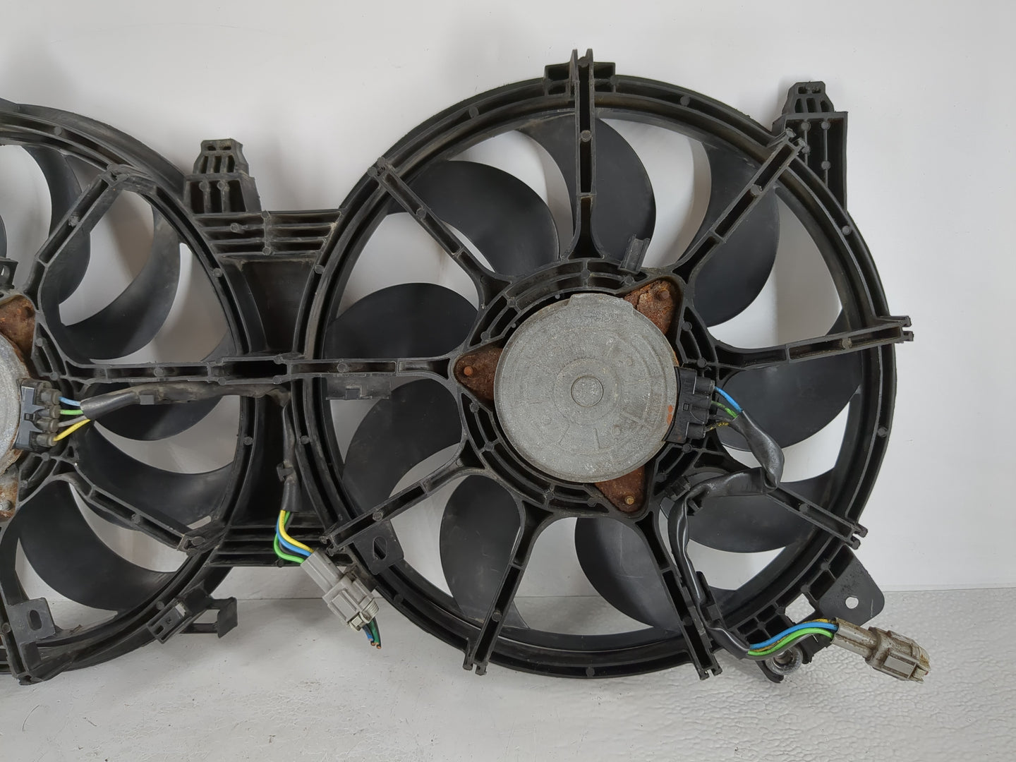 2013-2015 Nissan Altima Electric Radiator Cooling Fan Motor Assembly Fits Fits 2013 2014 2015 OEM Used Auto Parts - Oemuseda