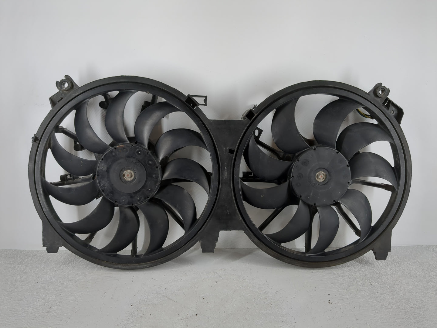 2013-2015 Nissan Altima Electric Radiator Cooling Fan Motor Assembly Fits Fits 2013 2014 2015 OEM Used Auto Parts - Oemuseda