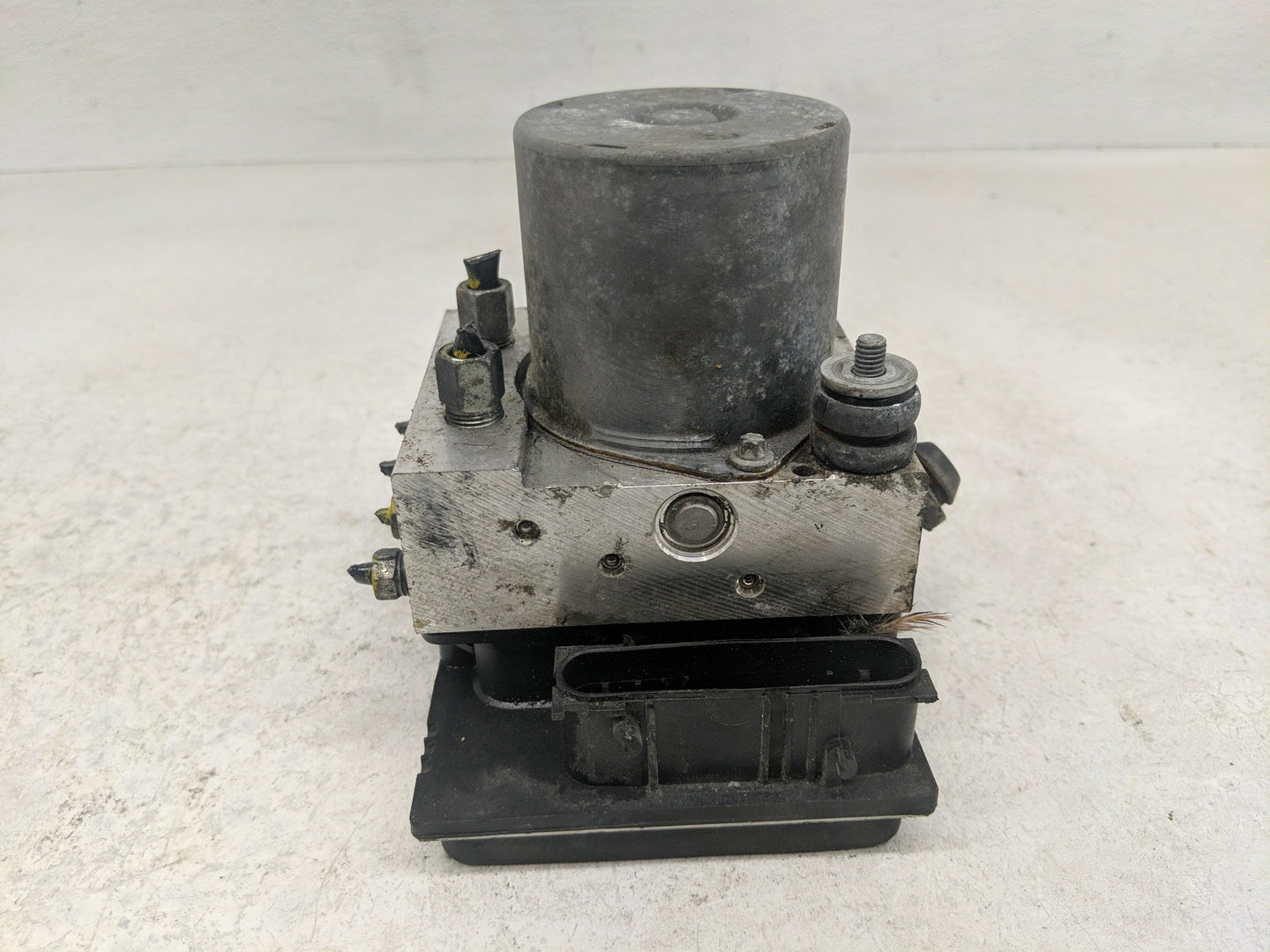 2011-2014 Nissan Cube ABS Pump Control Module Replacement P/N:0 265 951 778 Fits Fits 2011 2012 2013 2014 OEM Used Auto Part