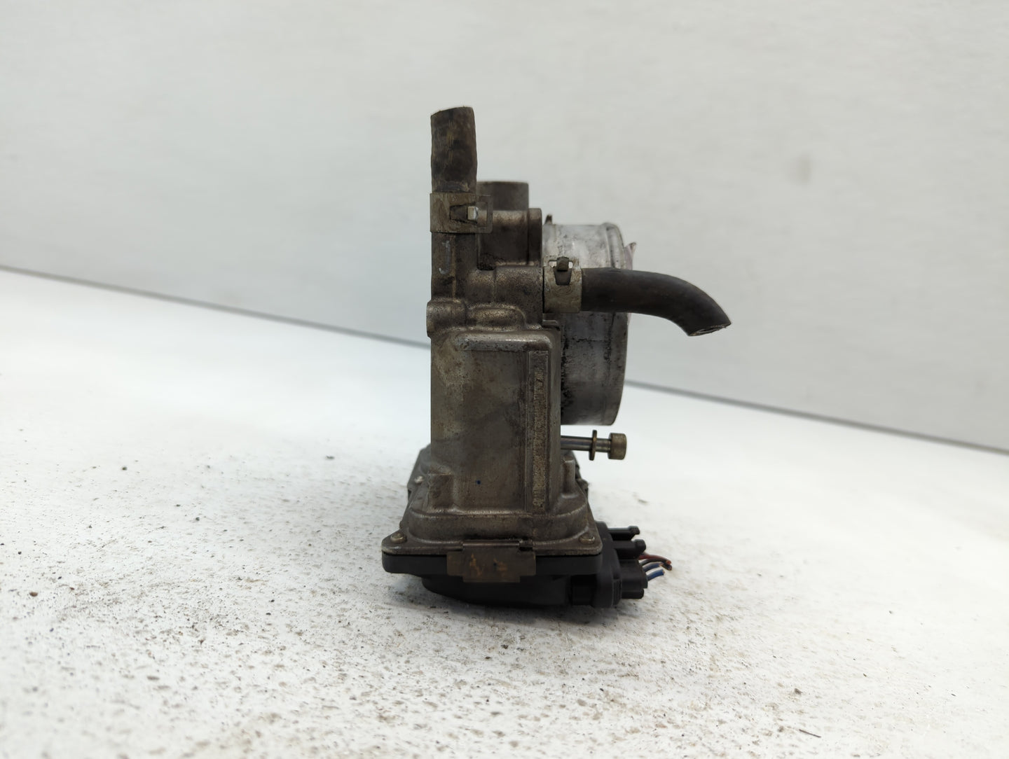 2013-2019 Nissan Frontier Throttle Body P/N:16119 7S001 Fits Fits 2012 2013 2014 2015 2016 2017 2018 2019 2020 OEM Used Auto