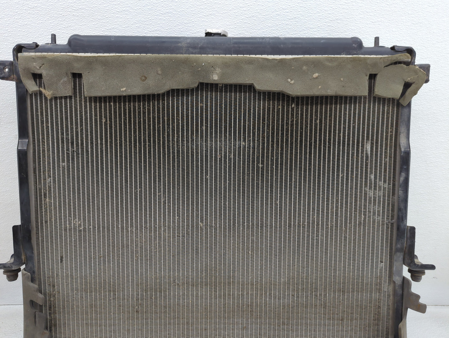 2011-2019 Nissan Frontier Engine Cooling Radiator Condensor P/N:214109CA1A 21410 9CA1A Fits OEM Used Auto Parts - Oemusedaut