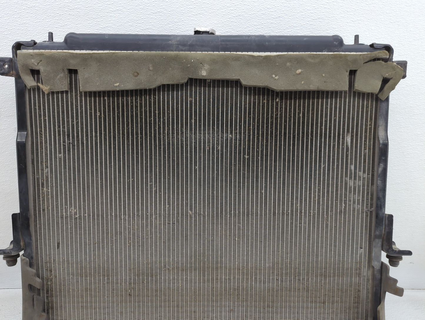 2011-2019 Nissan Frontier Engine Cooling Radiator Condensor P/N:214109CA1A 21410 9CA1A Fits OEM Used Auto Parts - Oemusedaut