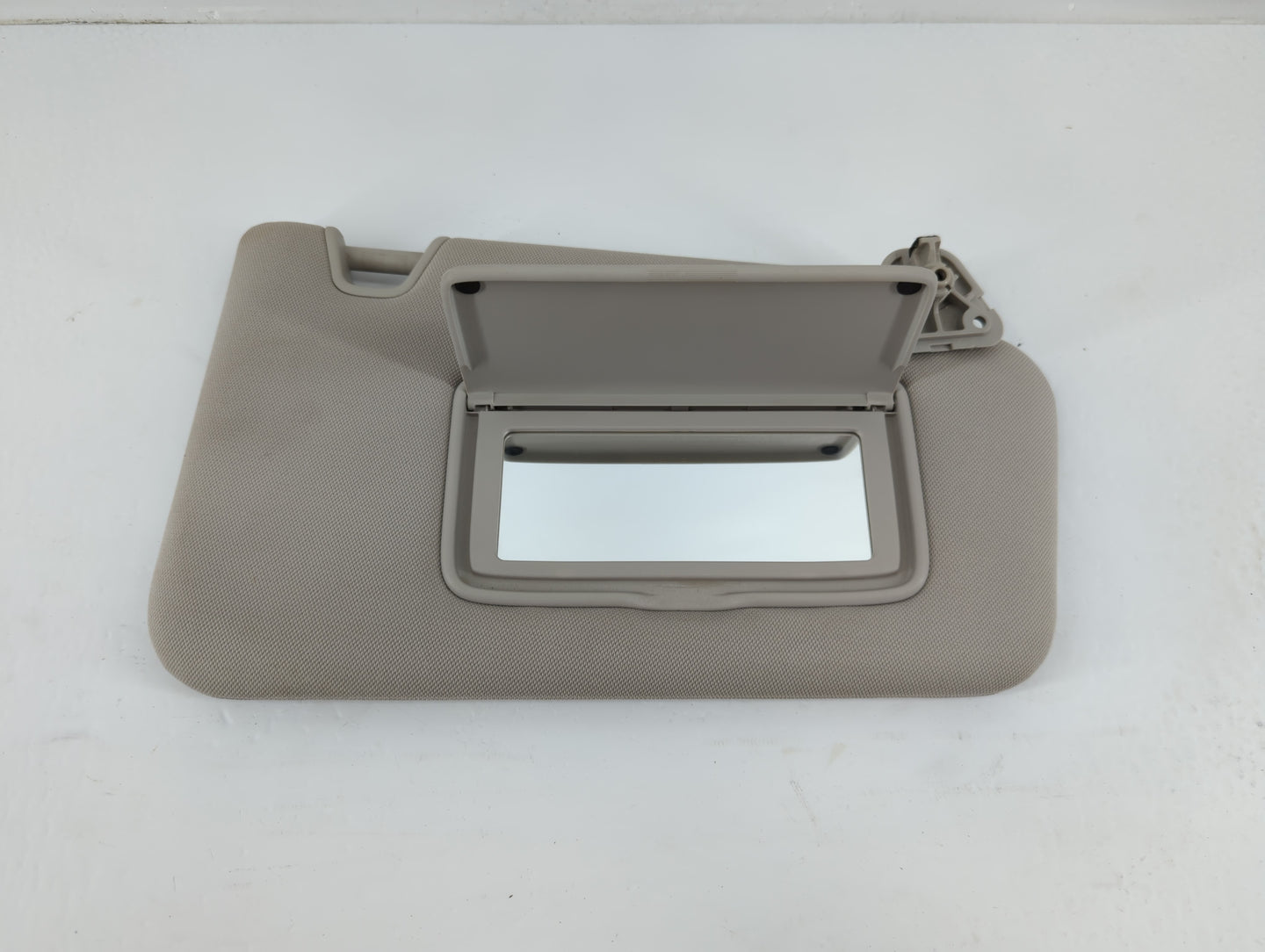 2014 Nissan Juke Sun Visor Shade Replacement Passenger Right Mirror Fits OEM Used Auto Parts - Oemusedautoparts1.com