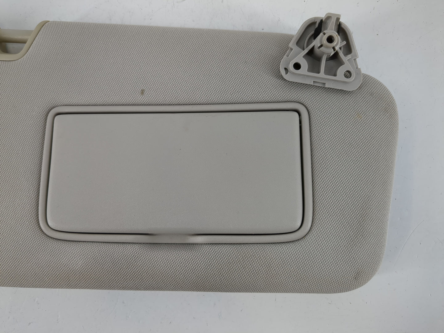 2014 Nissan Juke Sun Visor Shade Replacement Passenger Right Mirror Fits OEM Used Auto Parts - Oemusedautoparts1.com