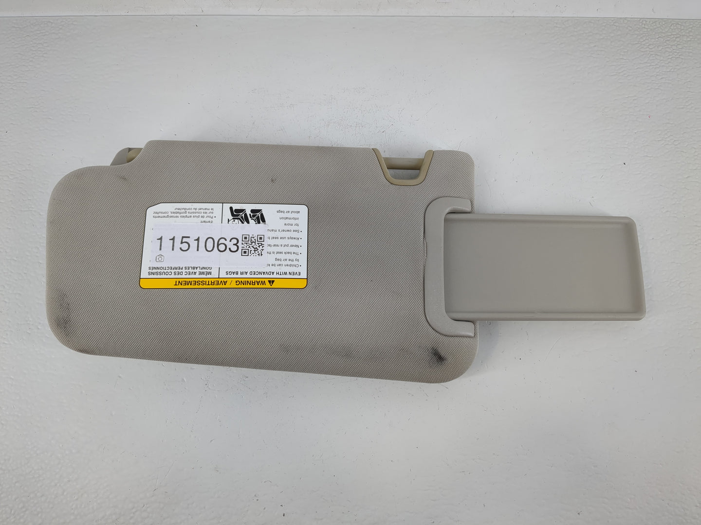 2014 Nissan Juke Sun Visor Shade Replacement Passenger Right Mirror Fits OEM Used Auto Parts - Oemusedautoparts1.com