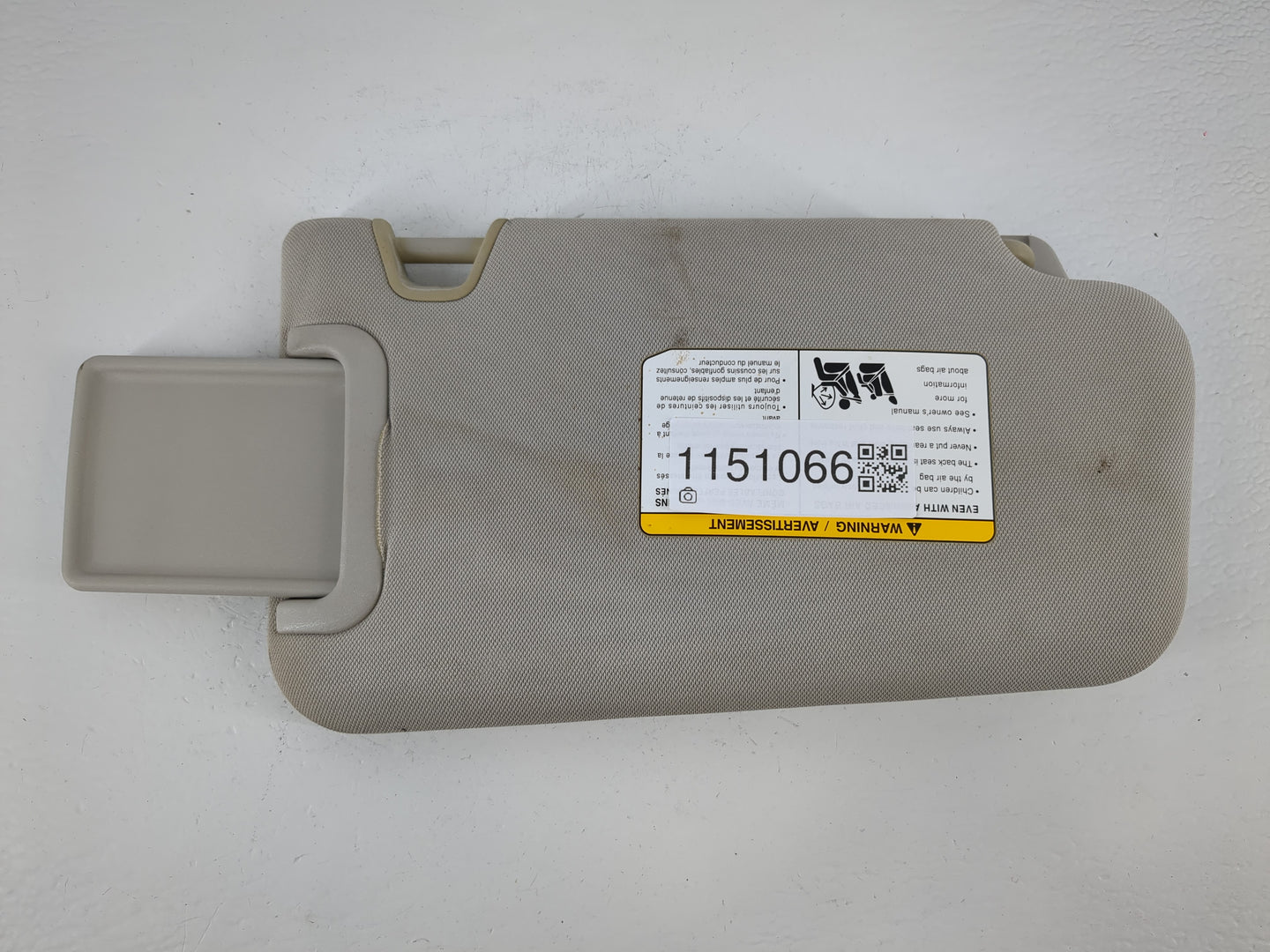2014 Nissan Juke Sun Visor Shade Replacement Driver Left Mirror Fits OEM Used Auto Parts - Oemusedautoparts1.com