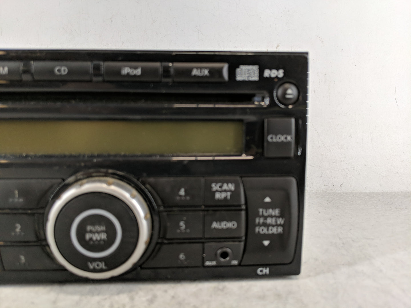 2011-2014 Nissan Juke Radio AM FM Cd Player Receiver Replacement P/N:28185 1KM2A Fits Fits 2011 2012 2013 2014 OEM Used Auto