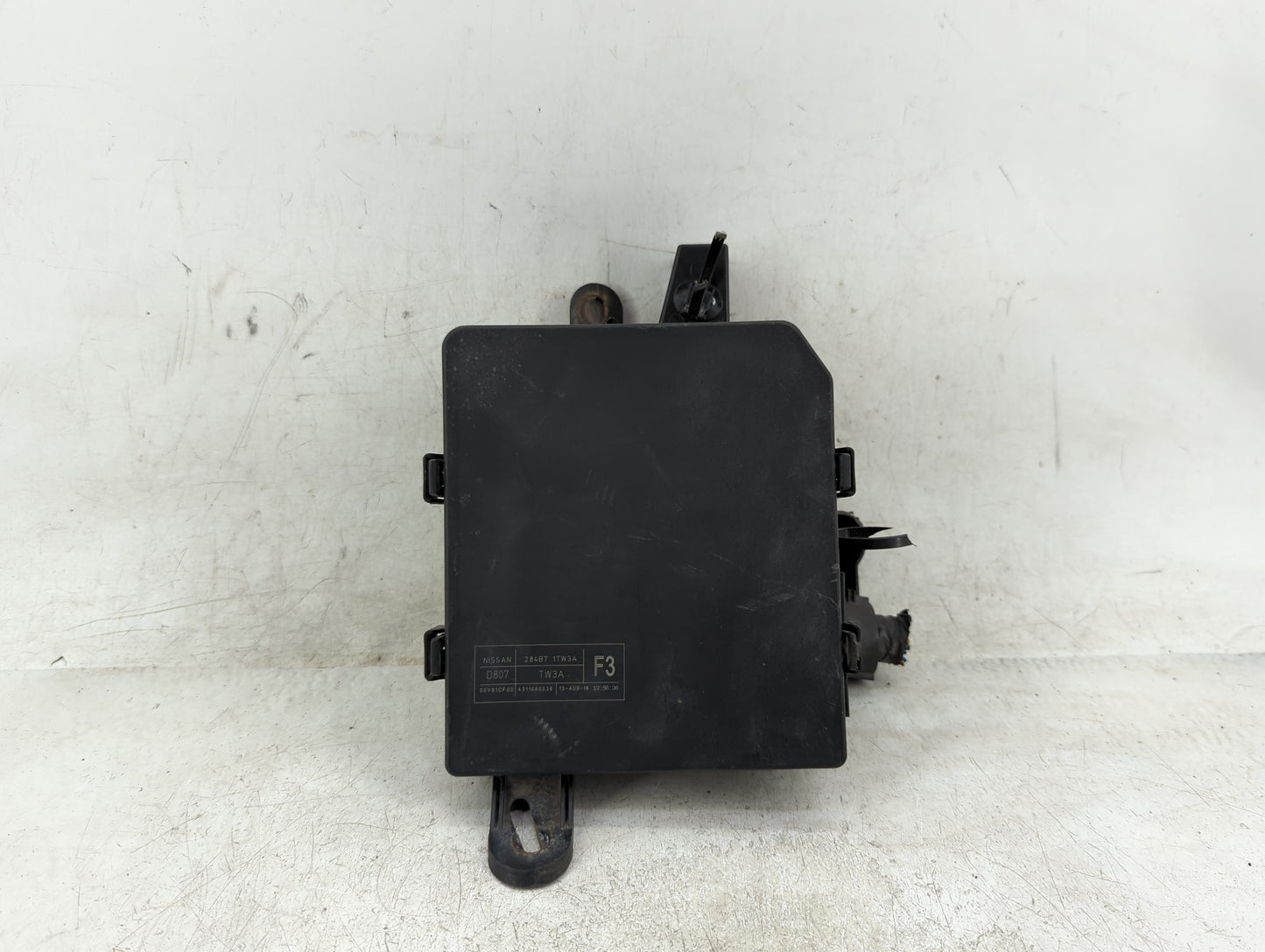2011-2017 Nissan Juke Fusebox Fuse Box Panel Relay Module P/N:284B7 1TW3A Fits Fits 2011 2012 2013 2014 2015 2016 2017 OEM U