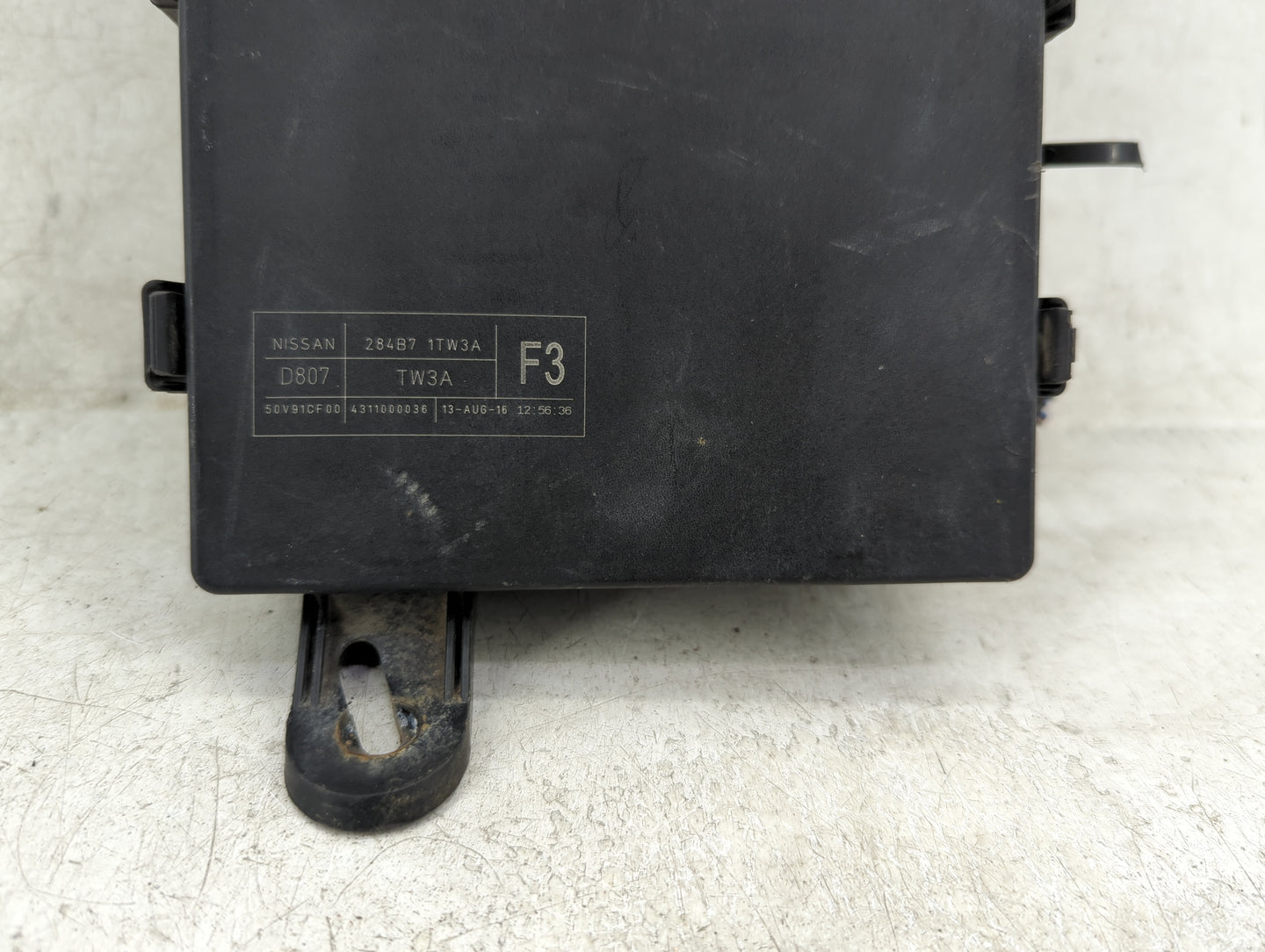 2011-2017 Nissan Juke Fusebox Fuse Box Panel Relay Module P/N:284B7 1TW3A Fits Fits 2011 2012 2013 2014 2015 2016 2017 OEM U