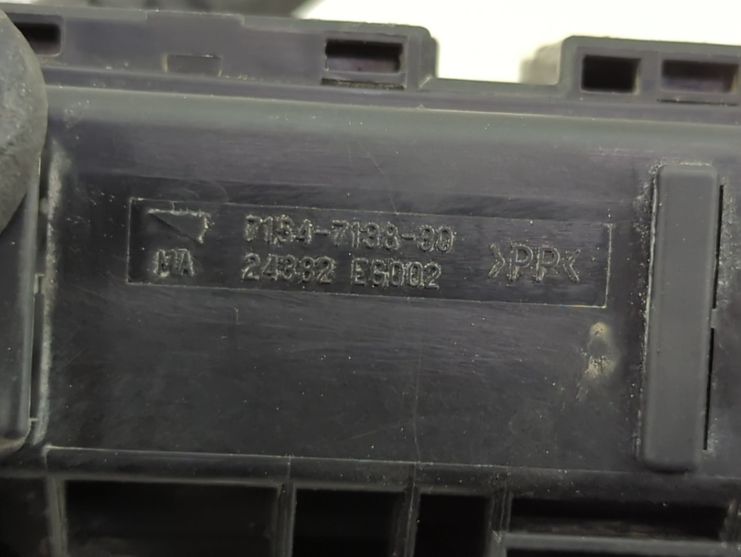 2011-2017 Nissan Juke Fusebox Fuse Box Panel Relay Module P/N:24382 EG002 7154-7138-30 Fits OEM Used Auto Parts - Oemusedaut