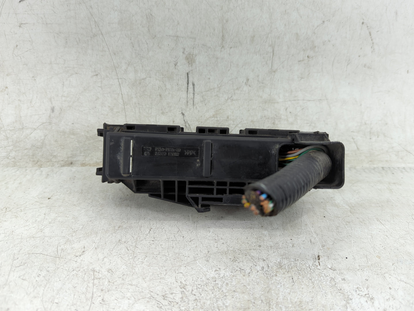 2011-2017 Nissan Juke Fusebox Fuse Box Panel Relay Module P/N:24382 EG002 7154-7138-30 Fits OEM Used Auto Parts - Oemusedaut