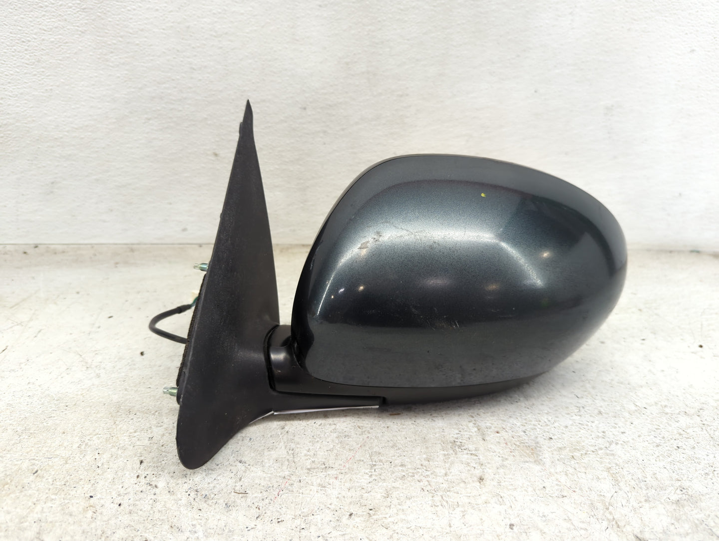 2012-2014 Nissan Juke Driver Side View Mirror - Left Door Mirror OEM Used - Oemusedautoparts1.com
