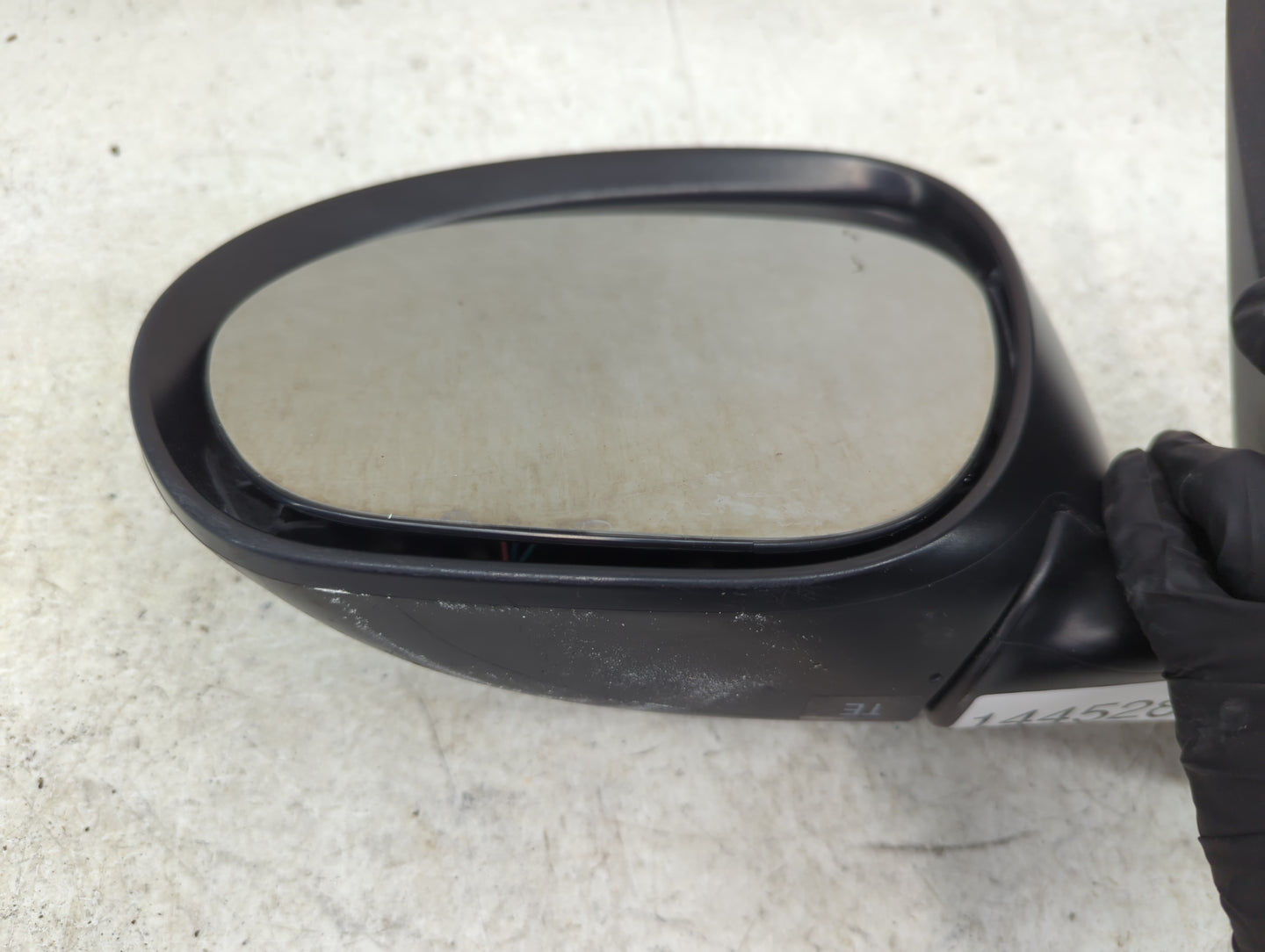2012-2014 Nissan Juke Driver Side View Mirror - Left Door Mirror OEM Used - Oemusedautoparts1.com