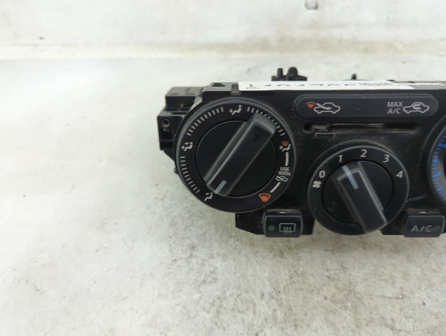 2014 Nissan Juke Climate Control Module Temperature AC/Heater Replacement P/N:4715323510248 Fits OEM Used Auto Parts - Oemus