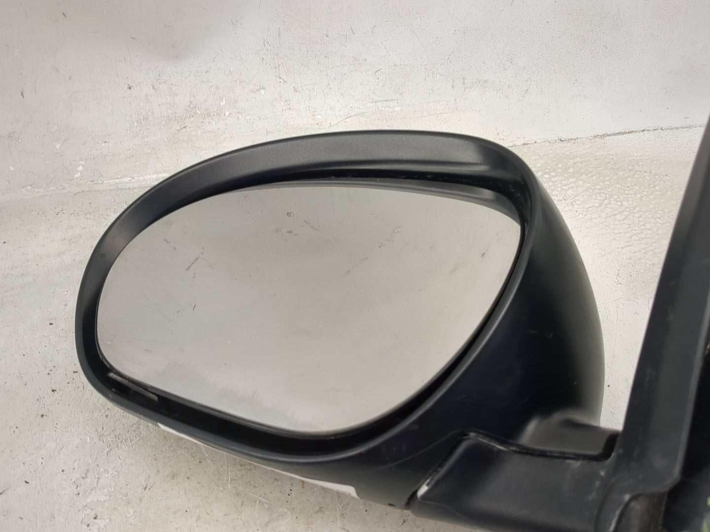 2012-2014 Nissan Juke Driver Side View Mirror - Left Door Mirror OEM Used - Oemusedautoparts1.com