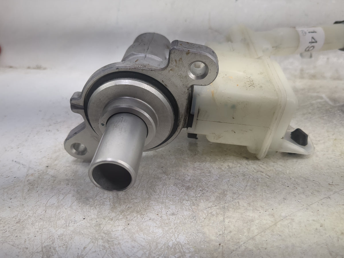 2011-2017 Nissan Juke Brake Master Cylinder 1497025 - Oemusedautoparts1.com