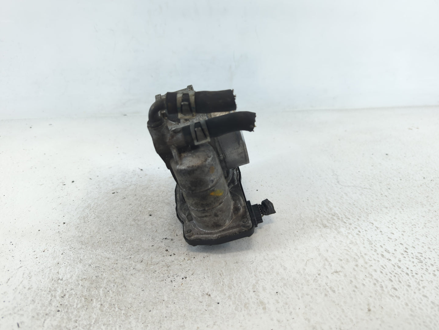 2011-2017 Nissan Juke Throttle Body P/N:3823S REM60-31 Fits Fits 2011 2012 2013 2014 2015 2016 2017 OEM Used Auto Parts - Oe