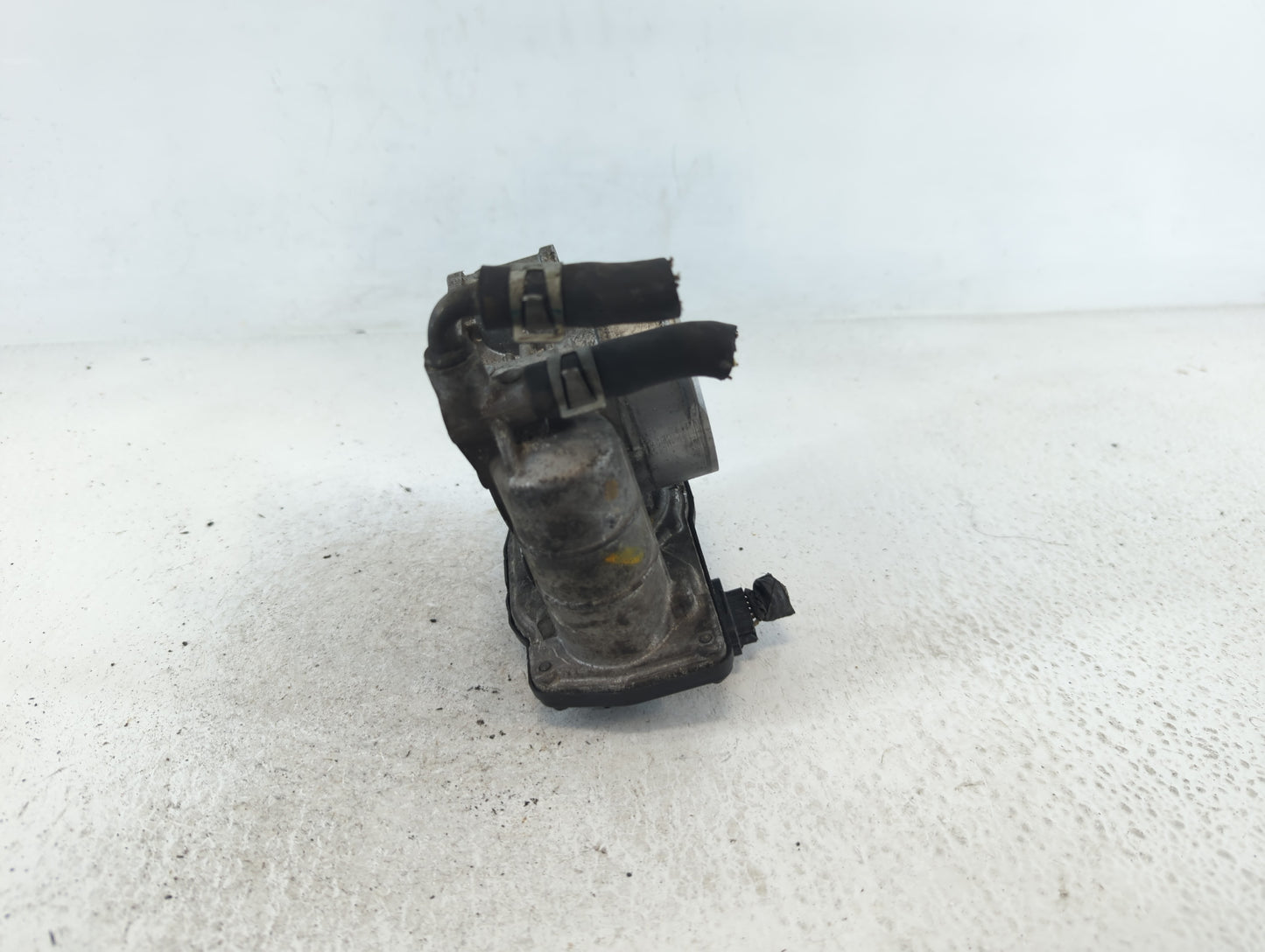 2011-2017 Nissan Juke Throttle Body P/N:3823S REM60-31 Fits Fits 2011 2012 2013 2014 2015 2016 2017 OEM Used Auto Parts - Oe