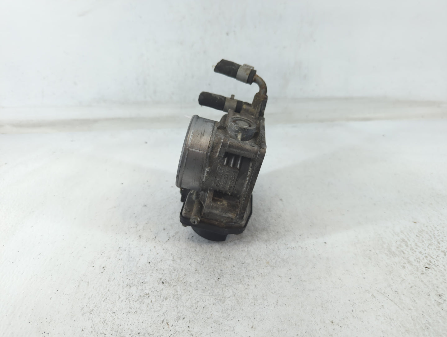 2011-2017 Nissan Juke Throttle Body P/N:RME60-31 Fits Fits 2011 2012 2013 2014 2015 2016 2017 OEM Used Auto Parts - Oemuseda
