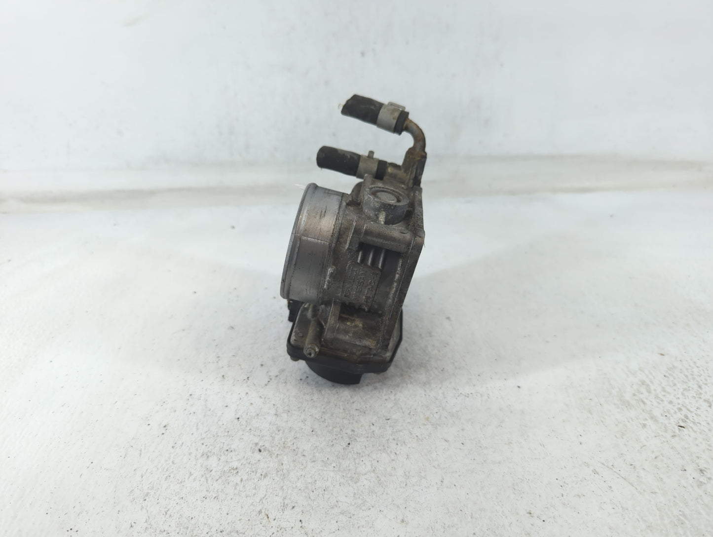 2011-2017 Nissan Juke Throttle Body P/N:RME60-31 Fits Fits 2011 2012 2013 2014 2015 2016 2017 OEM Used Auto Parts - Oemuseda