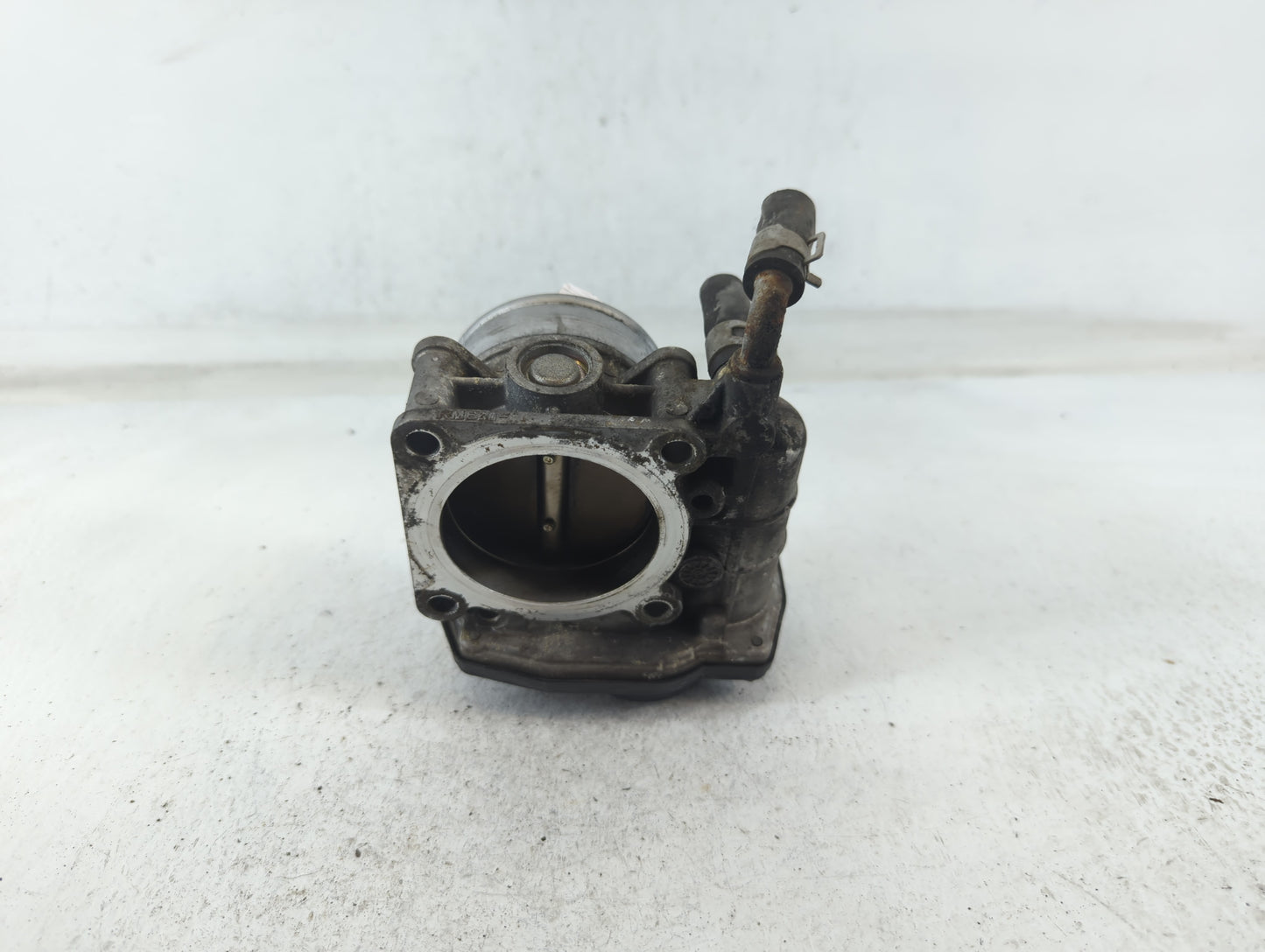 2011-2017 Nissan Juke Throttle Body P/N:RME60-31 Fits Fits 2011 2012 2013 2014 2015 2016 2017 OEM Used Auto Parts - Oemuseda