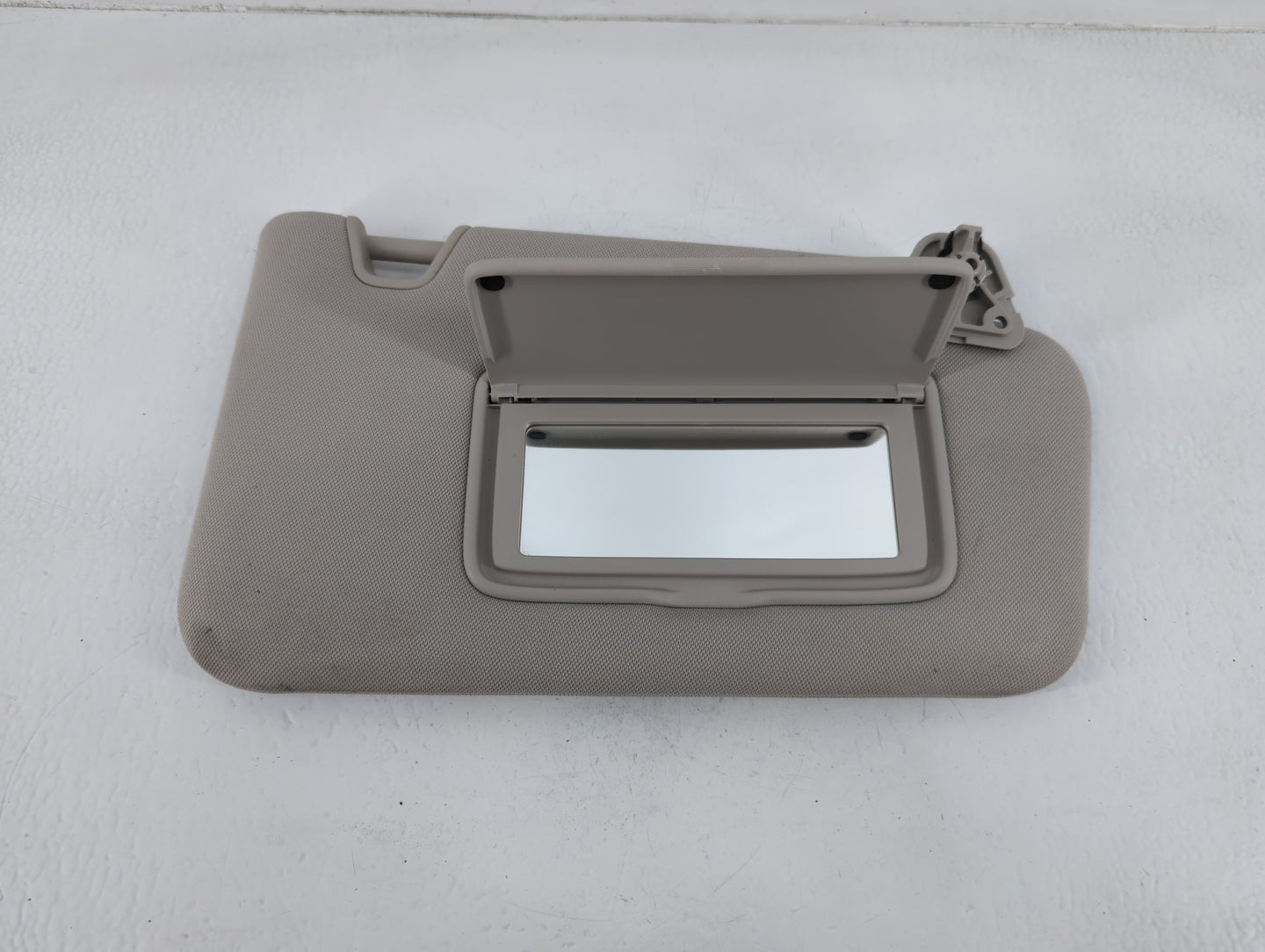 2014 Nissan Juke Sun Visor Shade Replacement Passenger Right Mirror Fits OEM Used Auto Parts - Oemusedautoparts1.com