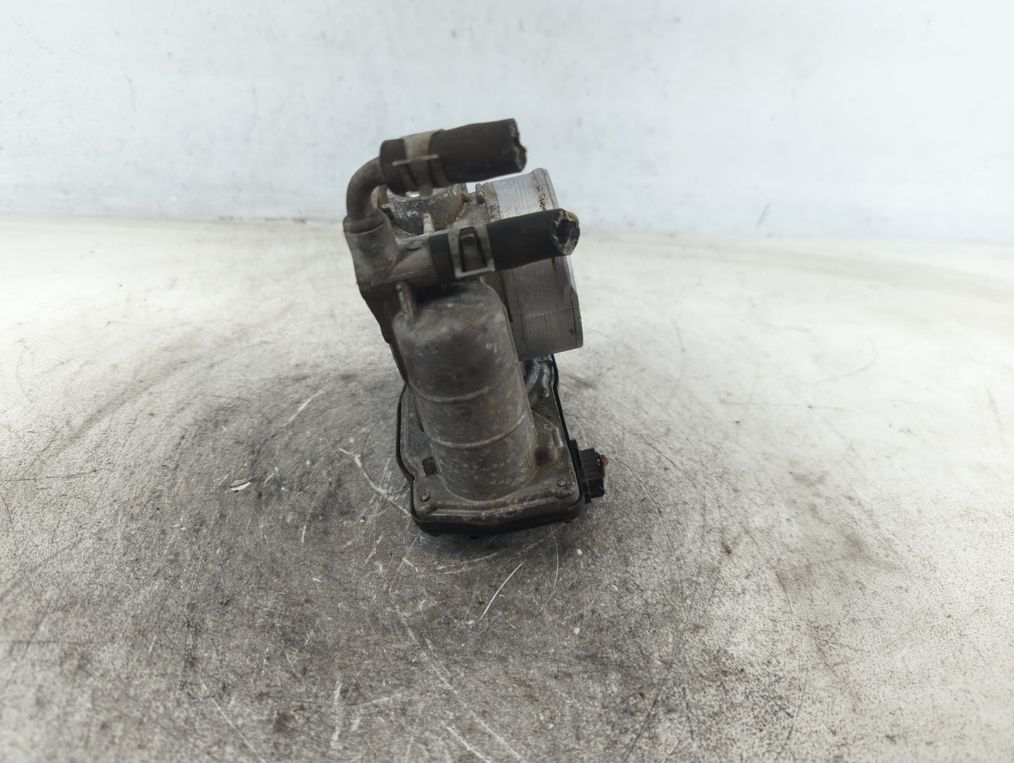 2011-2017 Nissan Juke Throttle Body P/N:3Y01S RME60-31 Fits Fits 2011 2012 2013 2014 2015 2016 2017 OEM Used Auto Parts - Oe