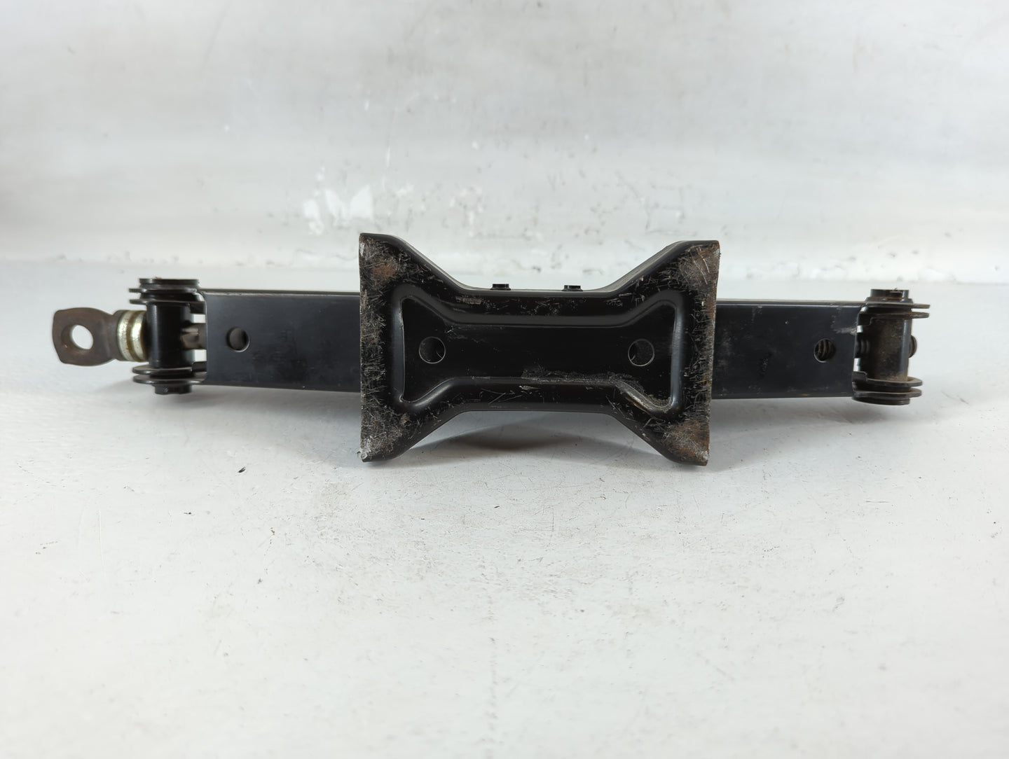 2014 Nissan Juke Spare Scissor Car Jack - Oemusedautoparts1.com