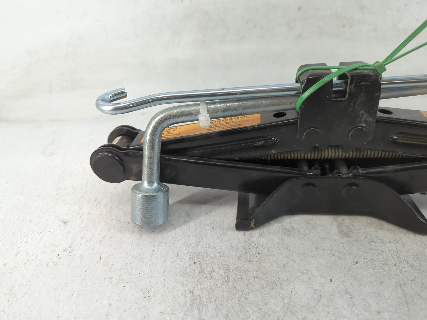2014 Nissan Juke Spare Scissor Car Jack 784013 - Oemusedautoparts1.com