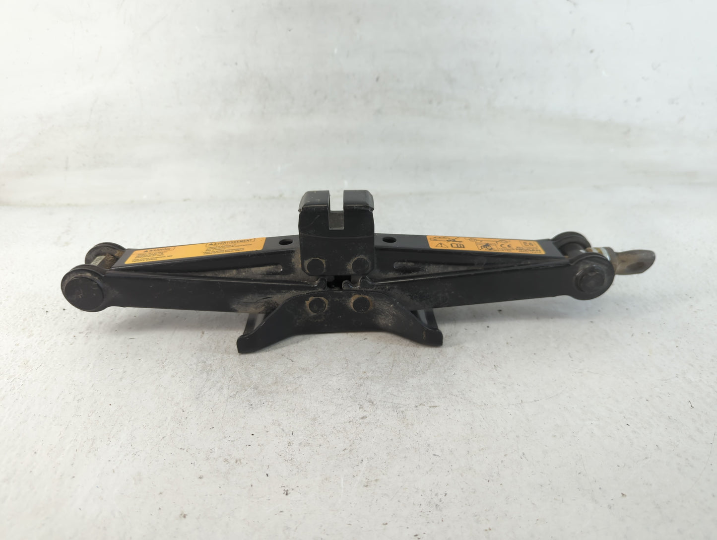 2014 Nissan Juke Spare Scissor Car Jack 784026 - Oemusedautoparts1.com