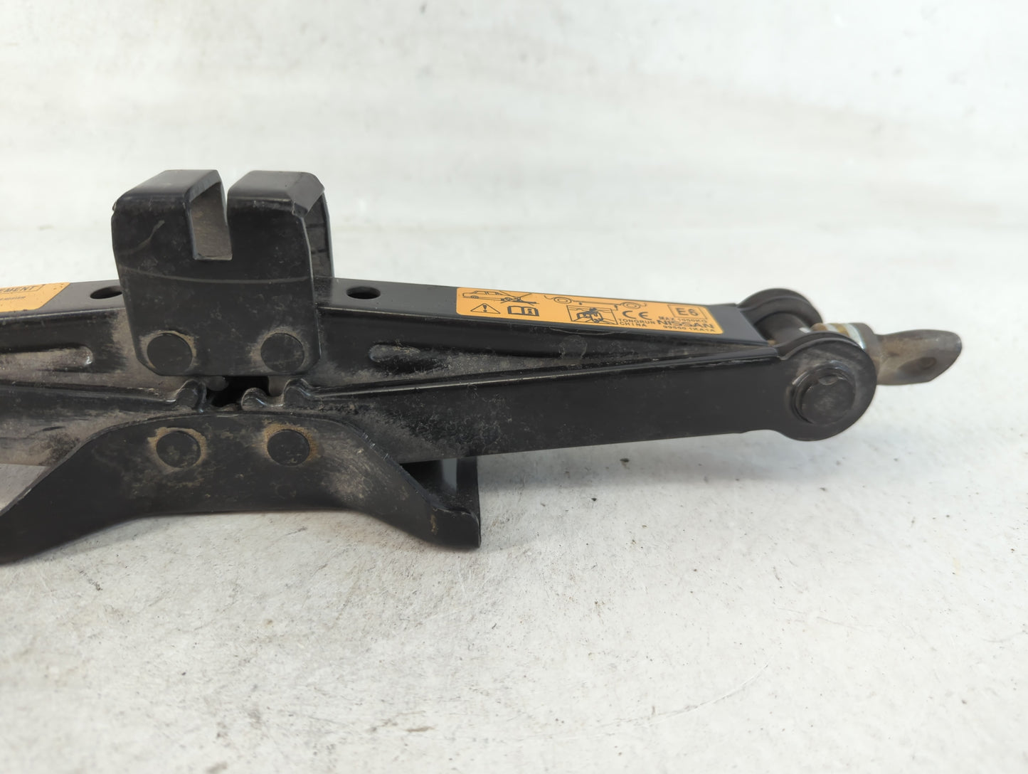 2014 Nissan Juke Spare Scissor Car Jack 784026 - Oemusedautoparts1.com