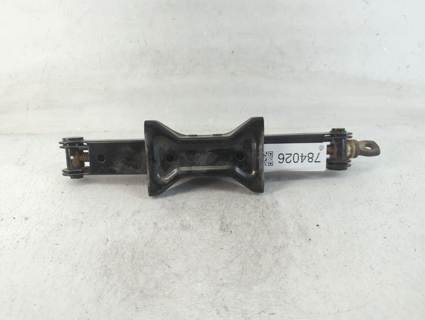 2014 Nissan Juke Spare Scissor Car Jack - Oemusedautoparts1.com
