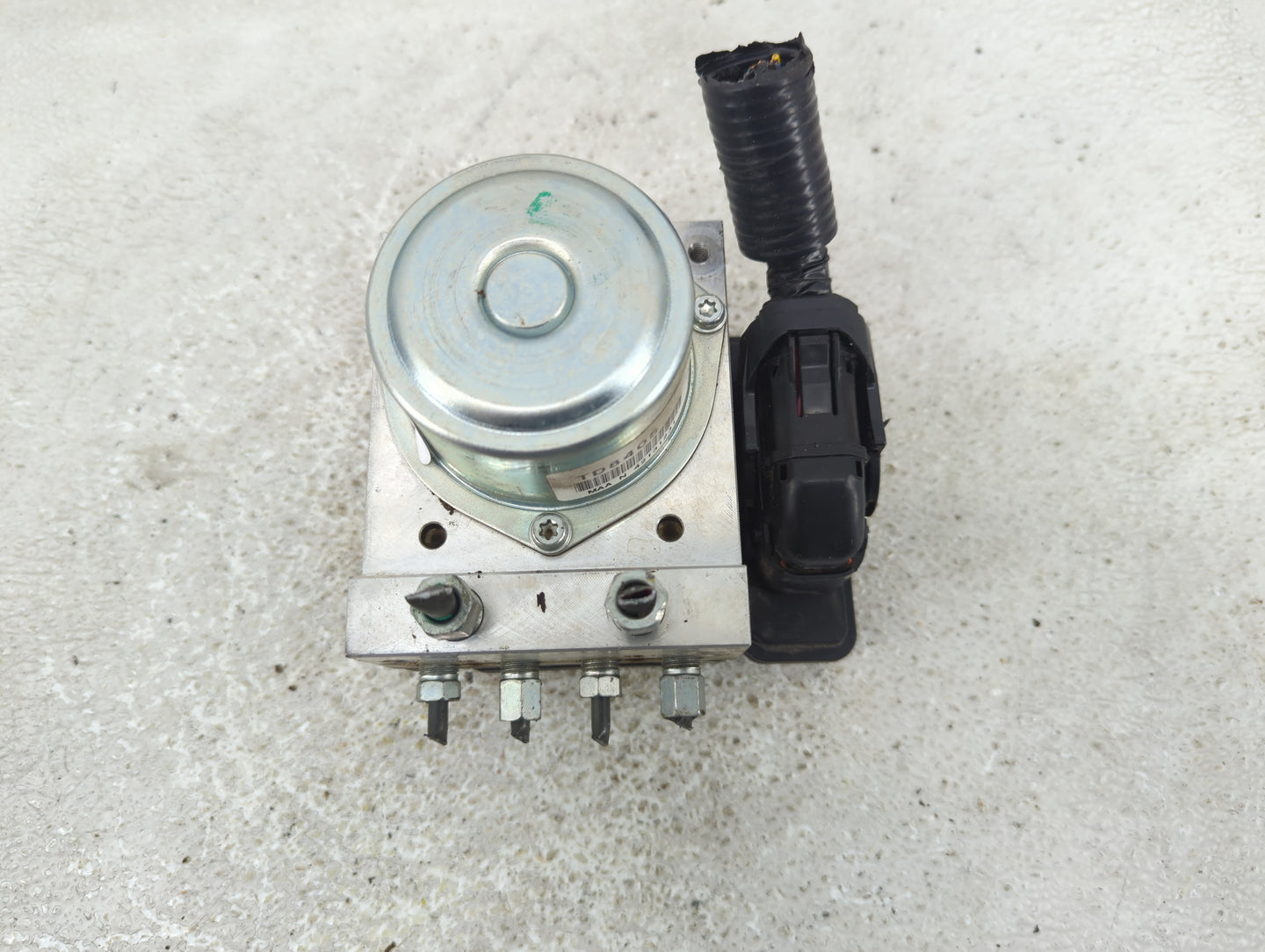 2014-2015 Nissan Leaf ABS Pump Control Module Replacement P/N:47660 4NA0A Fits Fits 2014 2015 OEM Used Auto Parts - Oemuseda