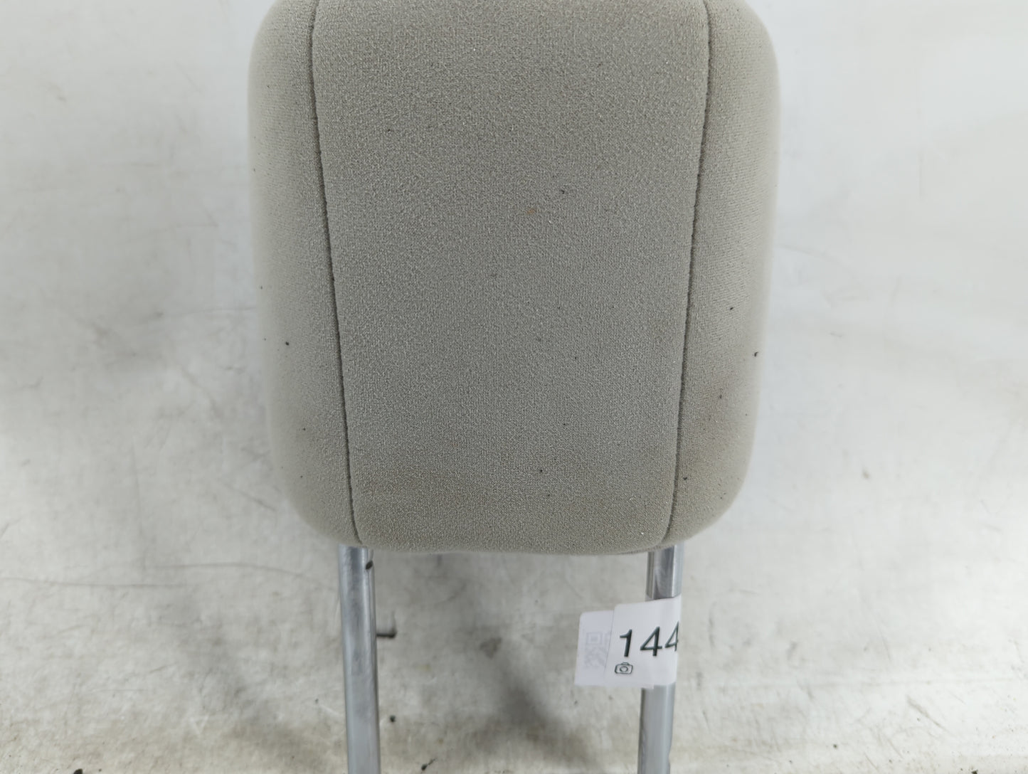 2014-2015 Nissan Leaf Headrest Head Rest Front Driver Seat Grey - Oemusedautoparts1.com