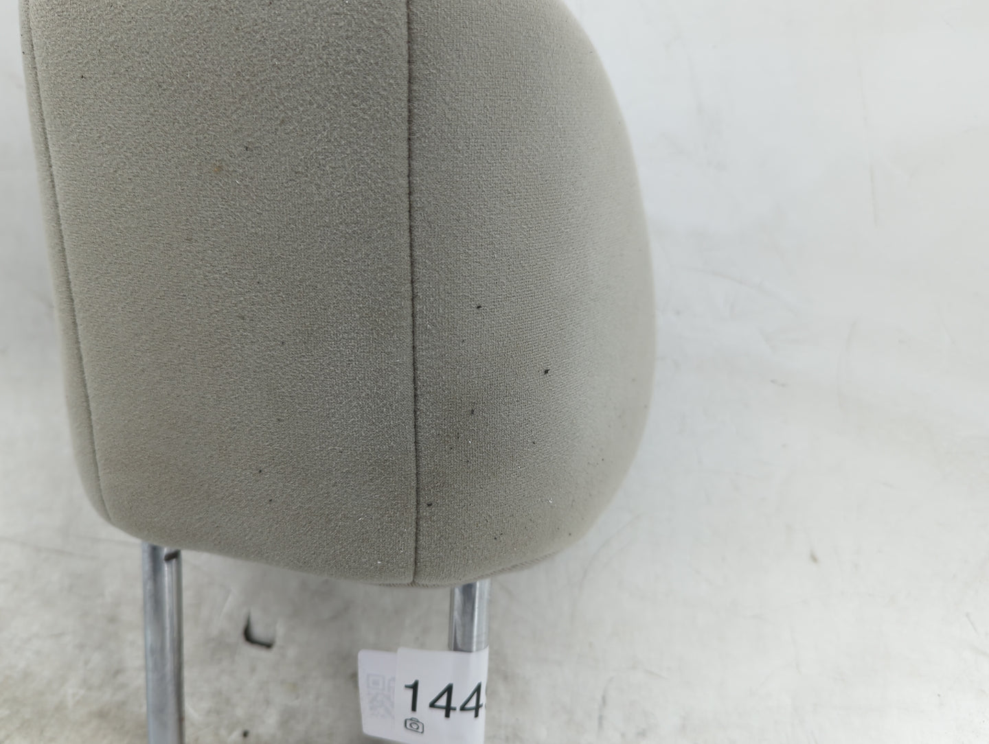 2014-2015 Nissan Leaf Headrest Head Rest Front Driver Seat Grey - Oemusedautoparts1.com