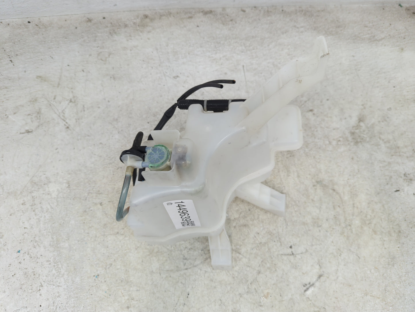 2013-2017 Nissan Leaf Windshield Washer Fluid Reservoir Bottle Oem - Oemusedautoparts1.com