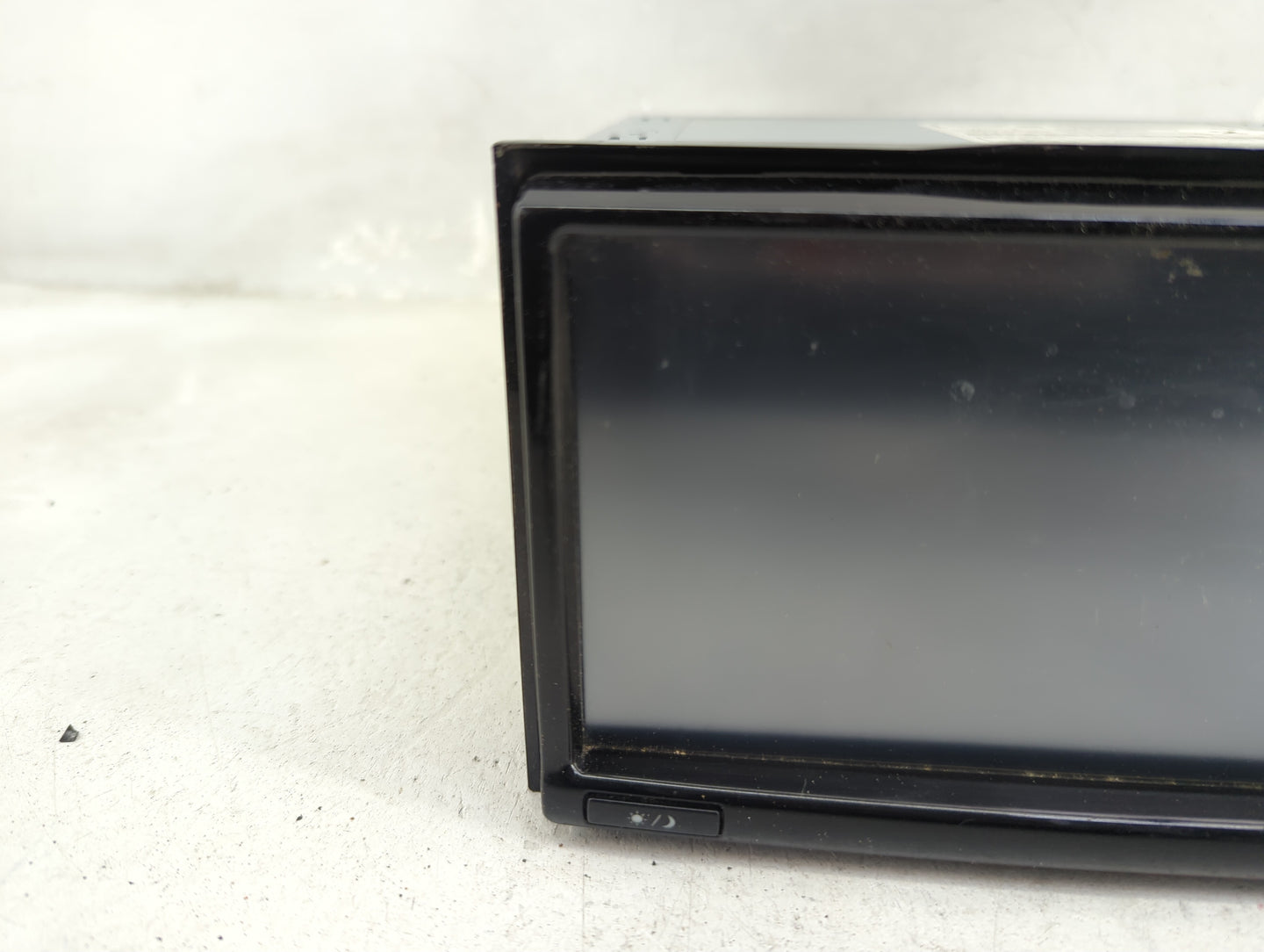 2014 Nissan Leaf Radio AM FM Cd Player Receiver Replacement P/N:25915 4NE0A Fits OEM Used Auto Parts - Oemusedautoparts1.com