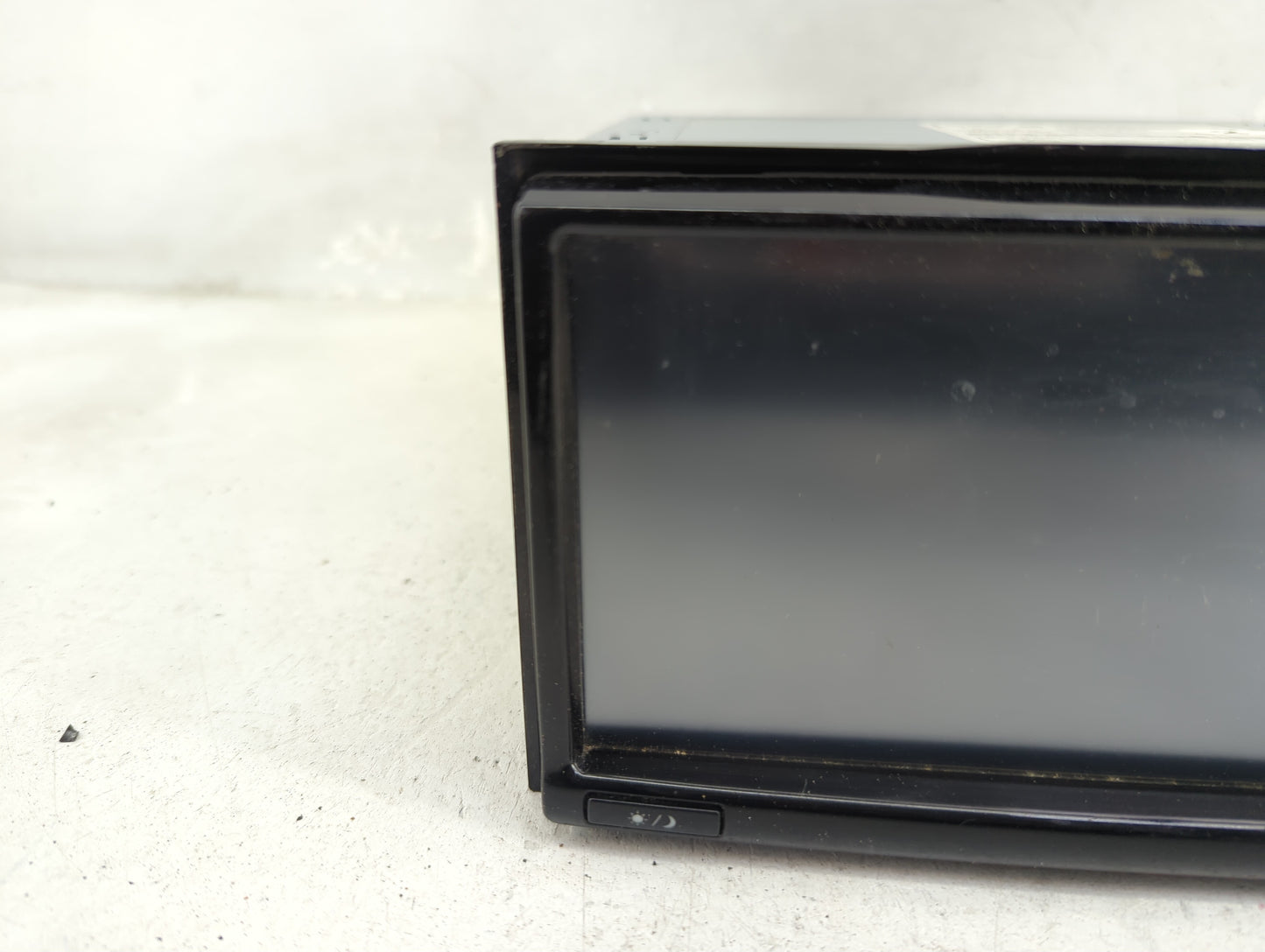 2014 Nissan Leaf Radio AM FM Cd Player Receiver Replacement P/N:25915 4NE0A Fits OEM Used Auto Parts - Oemusedautoparts1.com