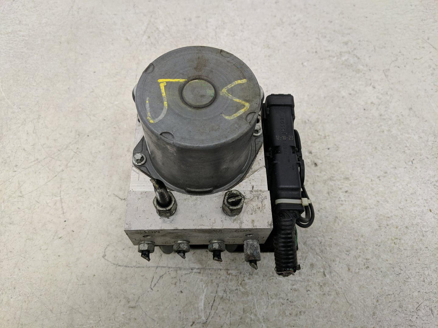 2014 Nissan Maxima ABS Pump Control Module Replacement P/N:0 265 951 865 47660 7Y90C, 0 265 251 463 AC Fits OEM Used Auto Pa