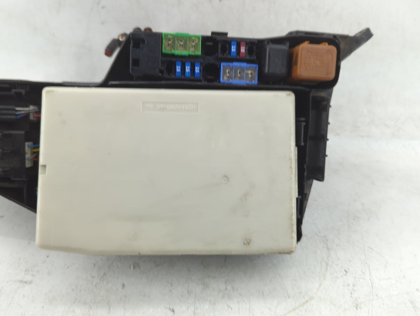 2009-2014 Nissan Maxima Fusebox Fuse Box Panel Relay Module P/N:7154-5763-30 284B71AA6B Fits Fits 2009 2010 2011 2012 2013 2